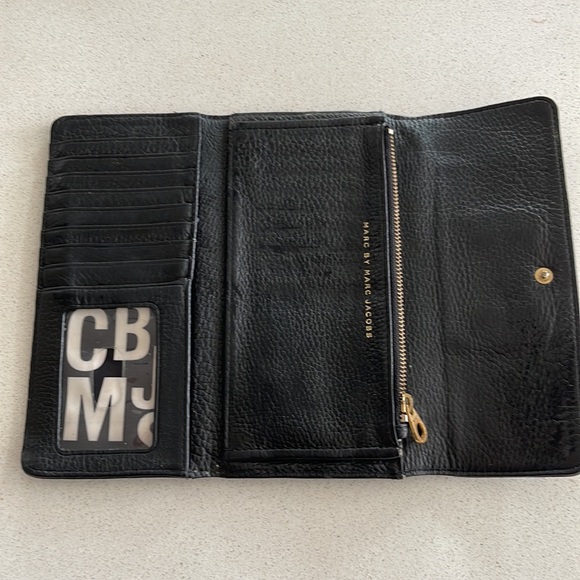 Marc Jacob’s Tri Fold Wallet - Picture 3 of 5